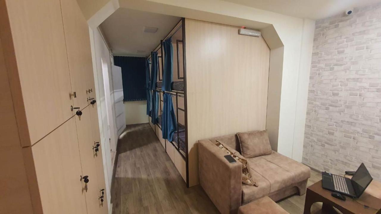 Bonvenon Capsule Hostel Yerevan Exterior photo