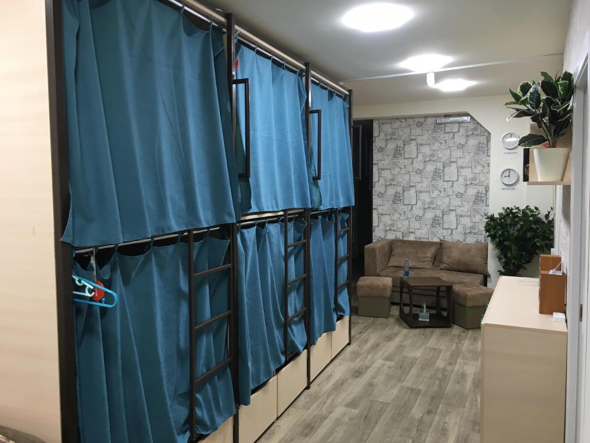 Bonvenon Capsule Hostel Yerevan Exterior photo